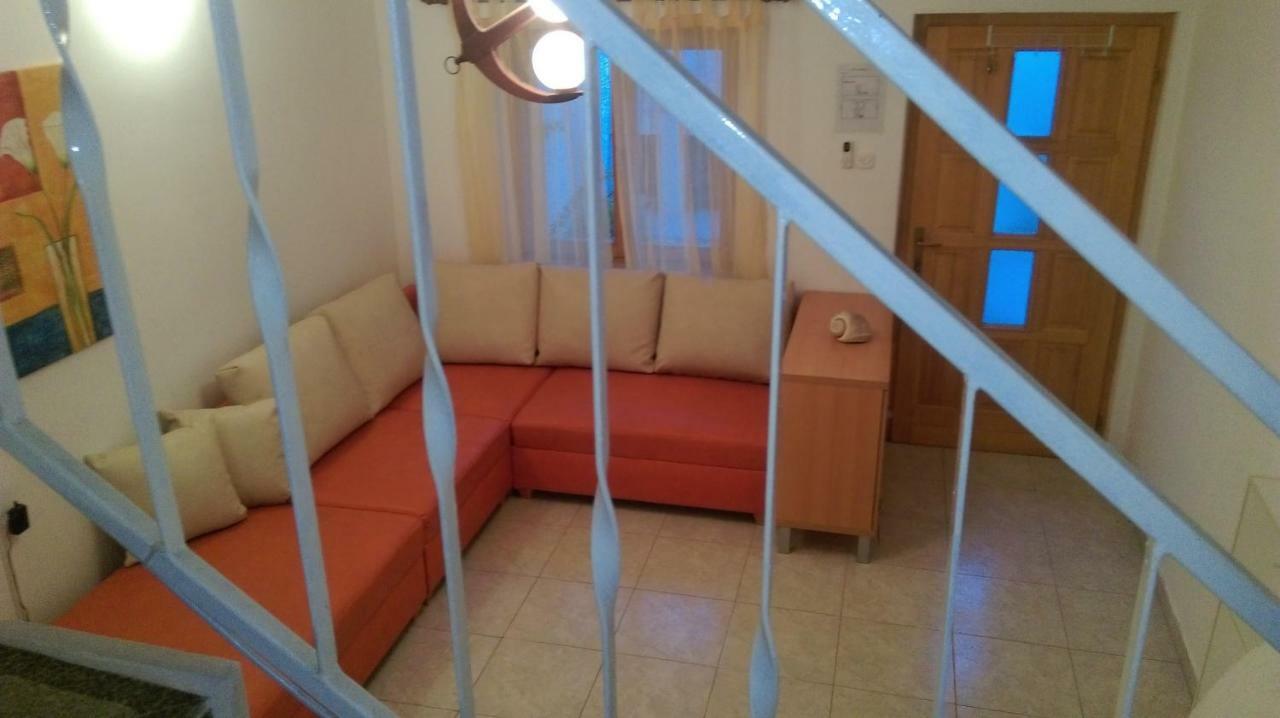 Apartman Restovic Bol Eksteriør bilde