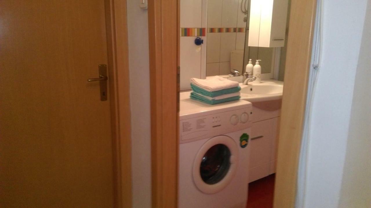 Apartman Restovic Bol Eksteriør bilde