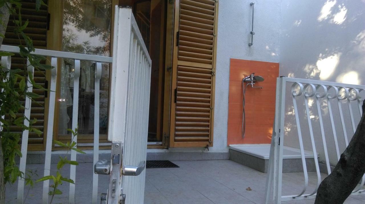 Apartman Restovic Bol Eksteriør bilde