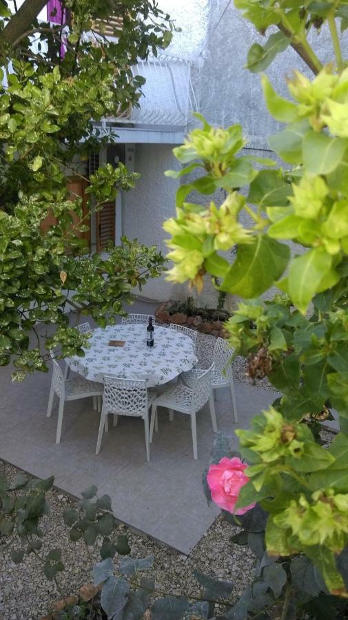 Apartman Restovic Bol Eksteriør bilde